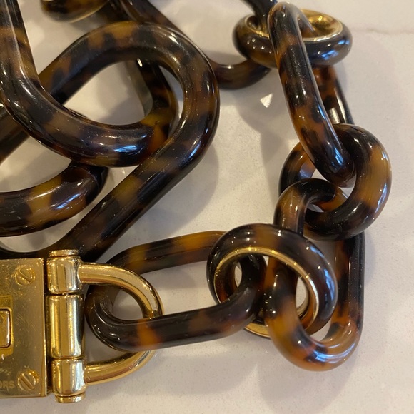 Michael Kors tortoise Shell and gold necklace - Picture 4 of 4